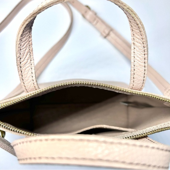 Mark & Graham Small Crossbody Beige Purse - Picture 7 of 8